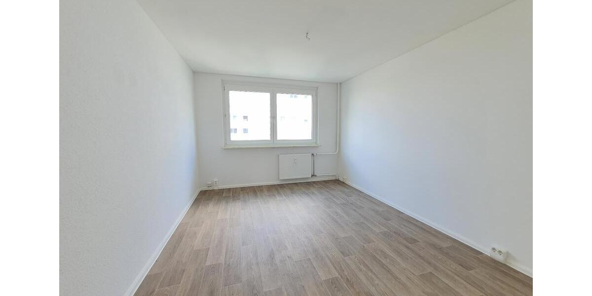 **JETZT EINZIEHEN**3-Zimmer-Wohnung Tageslichtbad Dusche+Wanne 4.OG Balkon ab sofort 3 zimmer