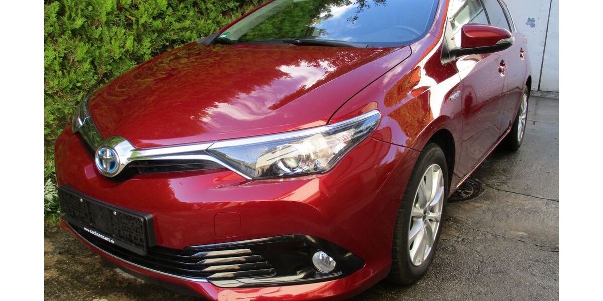 Toyota Auris 20.000 km 16.500 &euro; Naunhof 04683