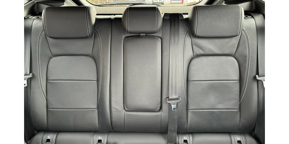 Jaguar E-Pace P250 R-Dynamic Black LED/Nav/VZE/Spur/ACC 70.425 km 23.990 &euro; Leipzig 04347