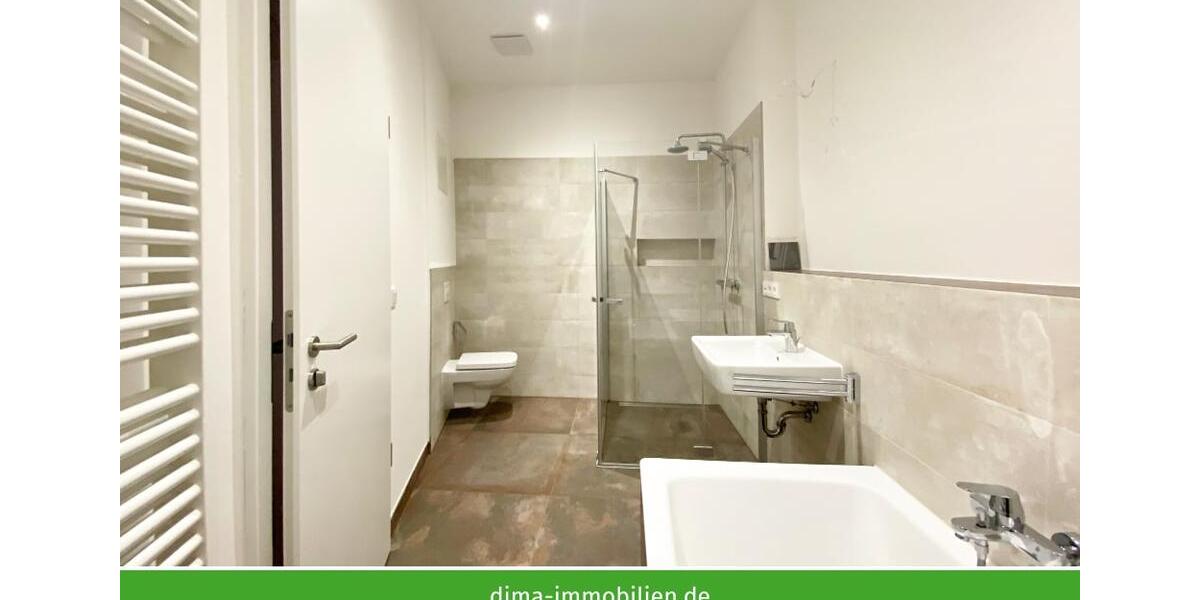 EG-Whg. im sanierten Denkmal mit Einbauküche, Terrasse, Vollbad, TG-Stellplatz, HWR, Keller u. v. m. 2 zimmer