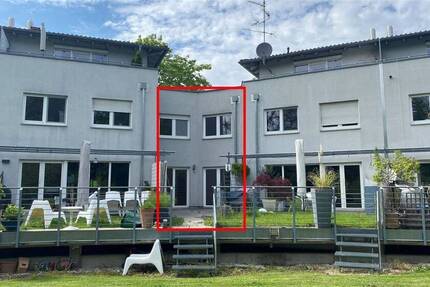 MODERNISIERTES RMH MIT TERRASSE UND TG-STELLPLATZ IN BELIEBTER LAGE AM GALGENBERG
