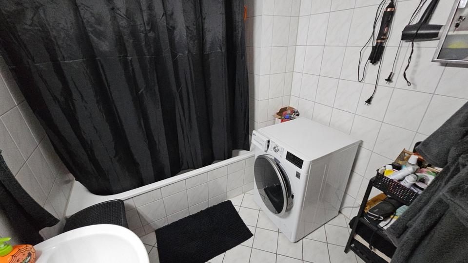 geräumige 2-Raum-WHG, Küche kann übernommen werden 2 zimmer