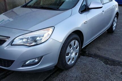Opel Astra 124.163 km 5.990 &euro; Leipzig 04129