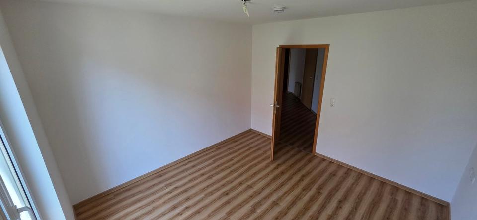 Etagenwohnung Schkeuditz - 3 Zimmer, 83 m&sup2;, 200.000&euro; | Angebot:27270870