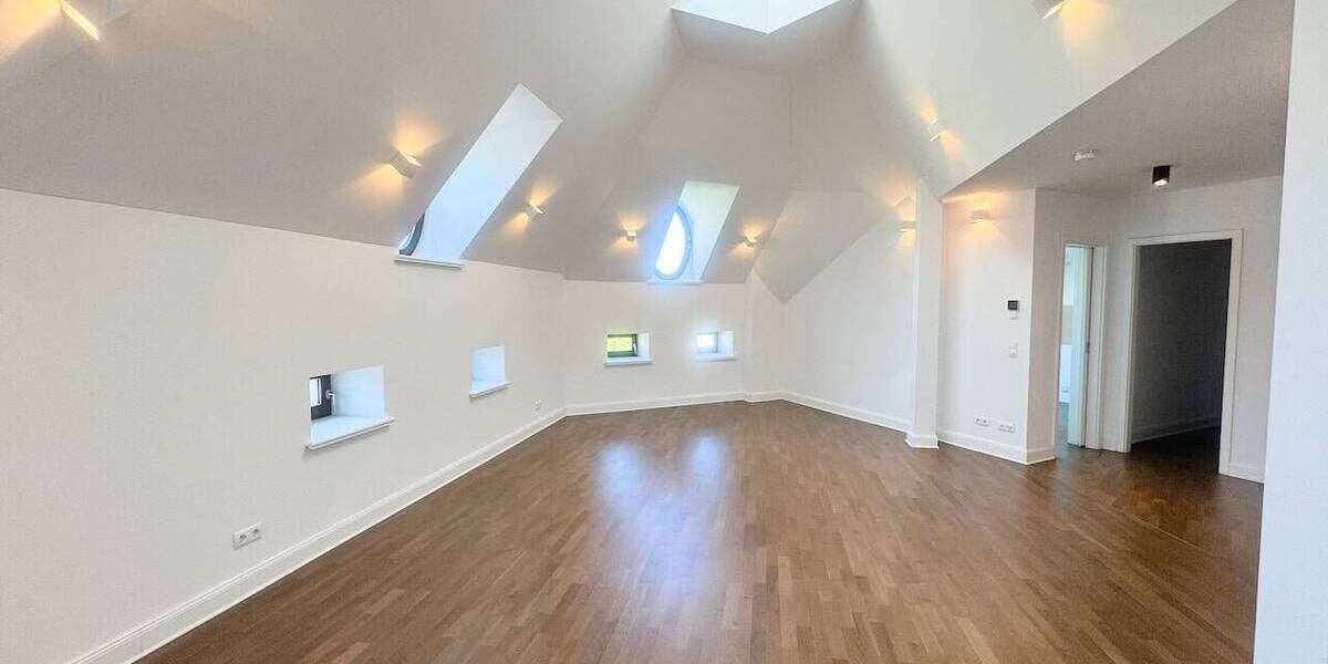 Etagenwohnung Leipzig Neustadt-Neuschönefeld - 4 Zimmer, 173 m&sup2;, 1.750&euro; | Angebot:26695803