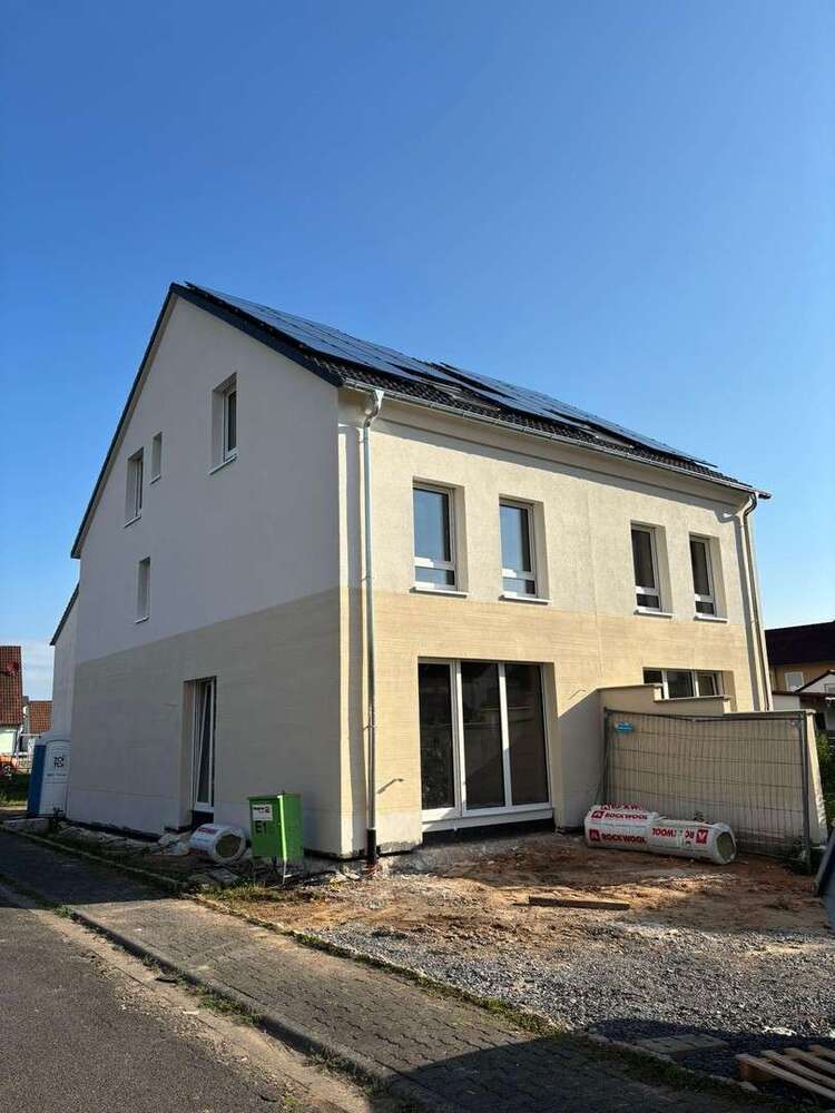 Haus zum Mieten in Erlenbach 1.540 € 141 m²