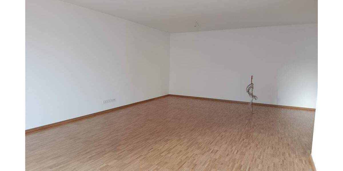 Etagenwohnung Zwenkau Kotzschbar - 4 Zimmer, 108 m&sup2;, 1.499&euro; | Angebot:25702985