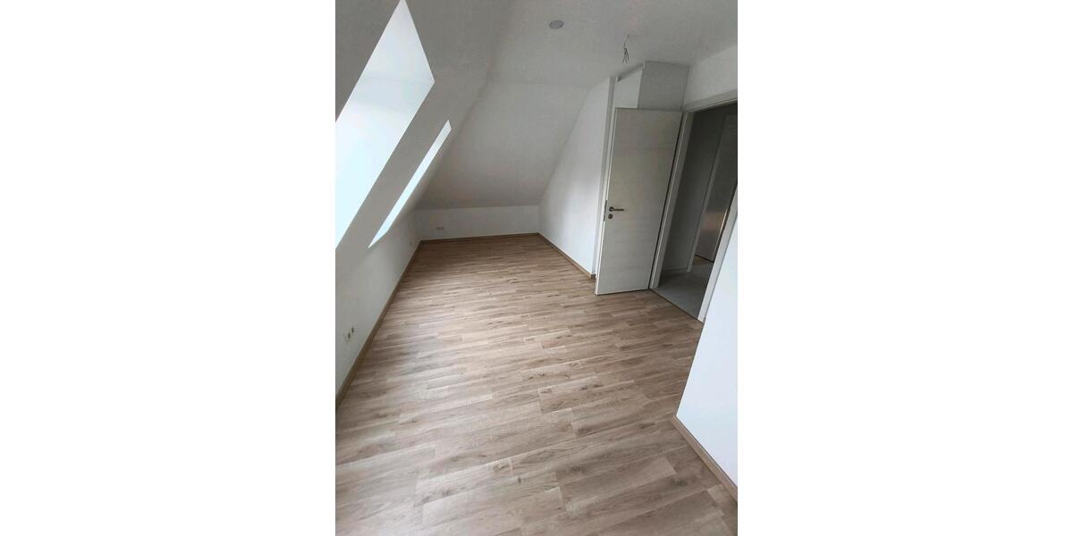 Dachgeschoßwohnung Leipzig Ost - 4 Zimmer, 100 m&sup2;, 325.000&euro; | Angebot:26854340