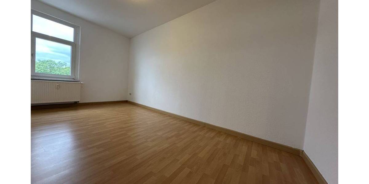 Etagenwohnung Lützen - 4 Zimmer, 120 m&sup2;, 900&euro; | Angebot:26797660
