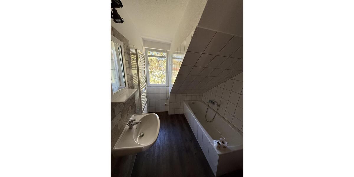 Dachgeschoßwohnung Borna - 3 Zimmer, 50 m&sup2;, 320&euro; | Angebot:26562163