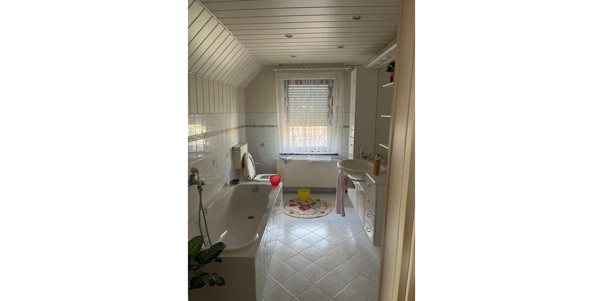 Einfamilienhaus Lützen - 8 Zimmer, 130 m&sup2;, 225.000&euro; | Angebot:26562480