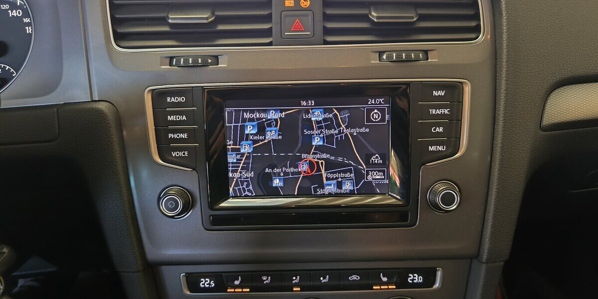 VW Golf Lounge 1.4 /Bi-Xenon/Navi/Tempo/Ahk 78.284 km 13.990 &euro; Leipzig 04347