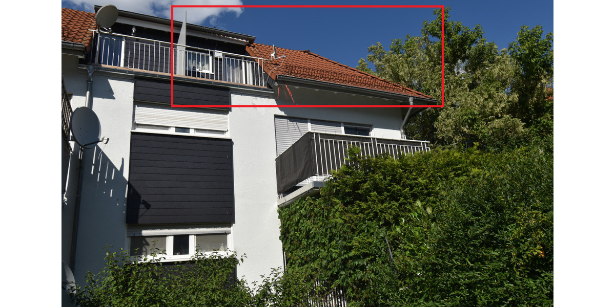 gepflegte, helle Dachgeschoss Wohnung mit Blick ins Grüne 2 zimmer