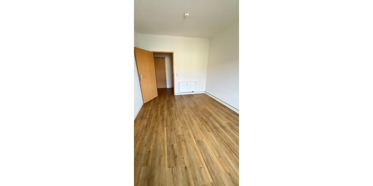 Etagenwohnung Schkeuditz - 5 Zimmer, 94 m&sup2;, 775&euro; | Angebot:26662737