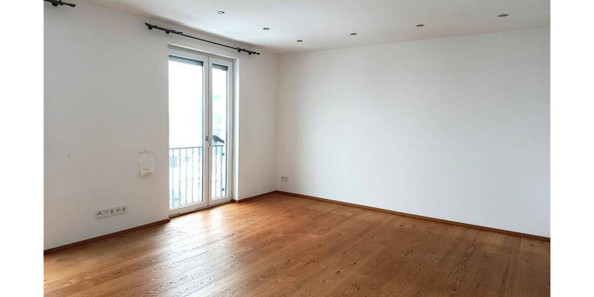 Etagenwohnung Zwenkau - 3 Zimmer, 108 m&sup2;, 1.499&euro; | Angebot:26308337