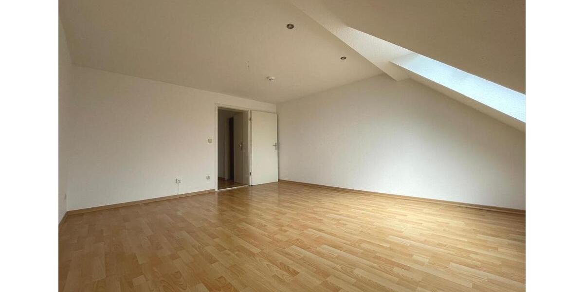 Dachgeschoßwohnung Leipzig Ost - 2 Zimmer, 66 m&sup2;, 699&euro; | Angebot:26645164