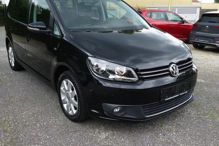 VW Touran 144.158 km 11.999 &euro; Groitzsch 04539