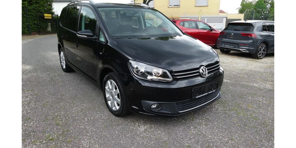 VW Touran 144.158 km 11.999 &euro; Groitzsch 04539