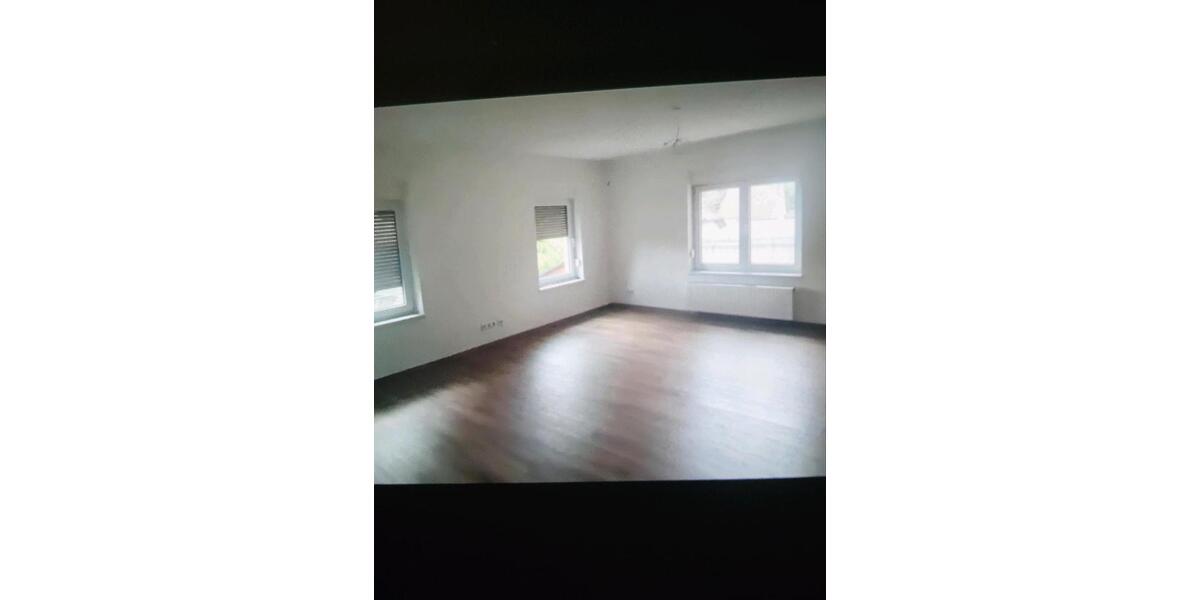 Etagenwohnung Schkopau - 4 Zimmer, 120 m&sup2;, 1.100&euro; | Angebot:25396495