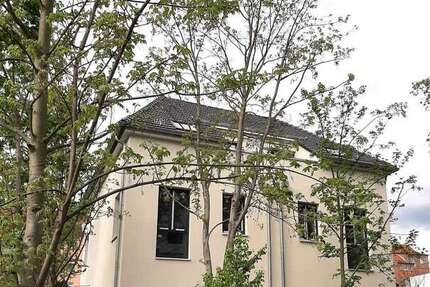 Exklusiv Doppelhaushälfte über 3 Etagen mit Terrasse und Garten 5 zimmer