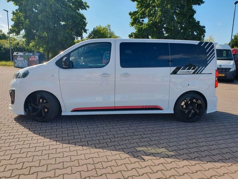 Zafira Life
