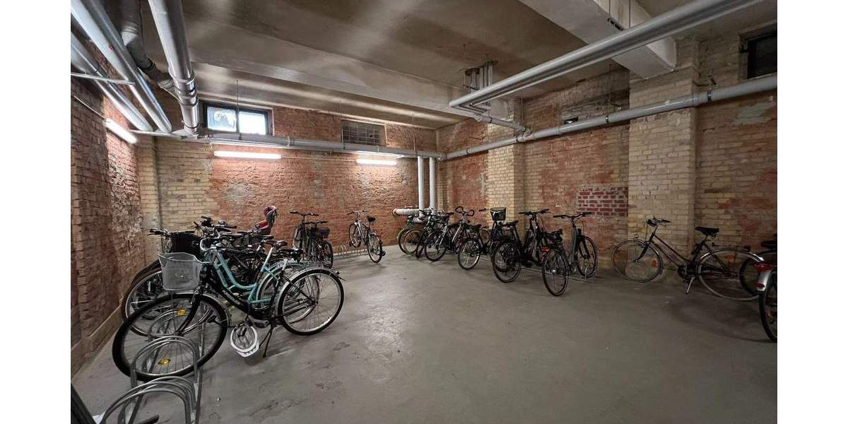 Bald frei! Loft-Wohnung mit Balkon l EBK l 2 TG-Stellplätzen & Wellnessbereich 4 zimmer