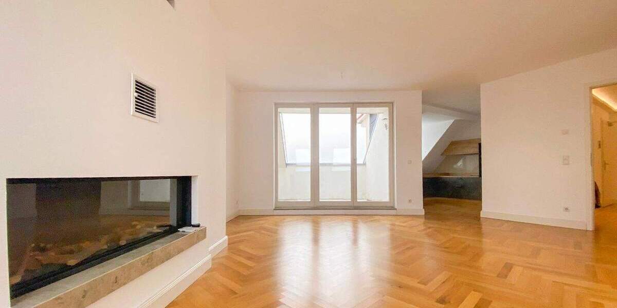 Frei werdend im Zentrum! Kamin | Lift | Loggia | Bad en suite + Gäste-WC | 2015 hochwertig saniert 2 zimmer