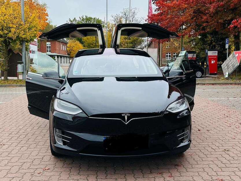 Tesla Model X 124.000 km 25.000 € Leipzig 04103