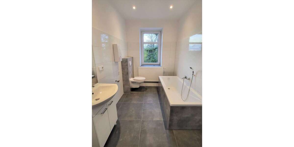 Etagenwohnung Zwenkau - 4 Zimmer, 72 m&sup2;, 630&euro; | Angebot:26420077