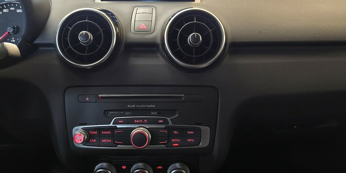 Audi A1 1.6 TDI Sport/Xenon Plus/MMI/Teilleder/17´´ 117.089 km 13.990 &euro; Leipzig 04347