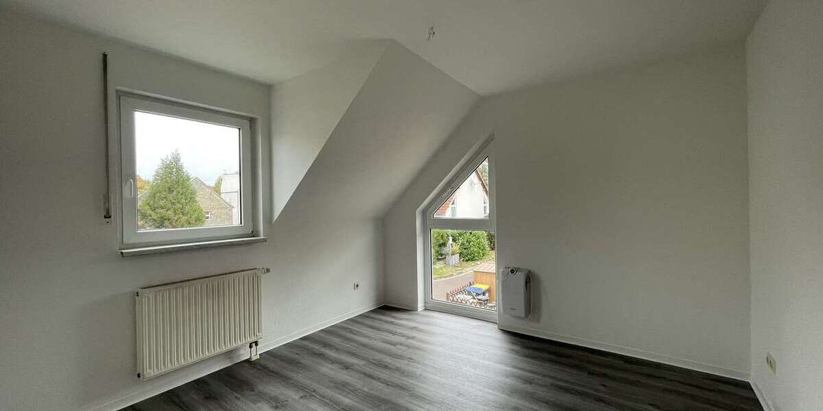 Familien aufgepasst! Renovierte Doppelhaushälfte mit Keller + Stellplatz nahe Halle (Saale)! 4 zimmer