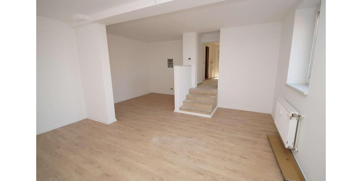 Erdgeschoßwohnung Schkopau - 3 Zimmer, 120 m&sup2;, 1.172&euro; | Angebot:24698919