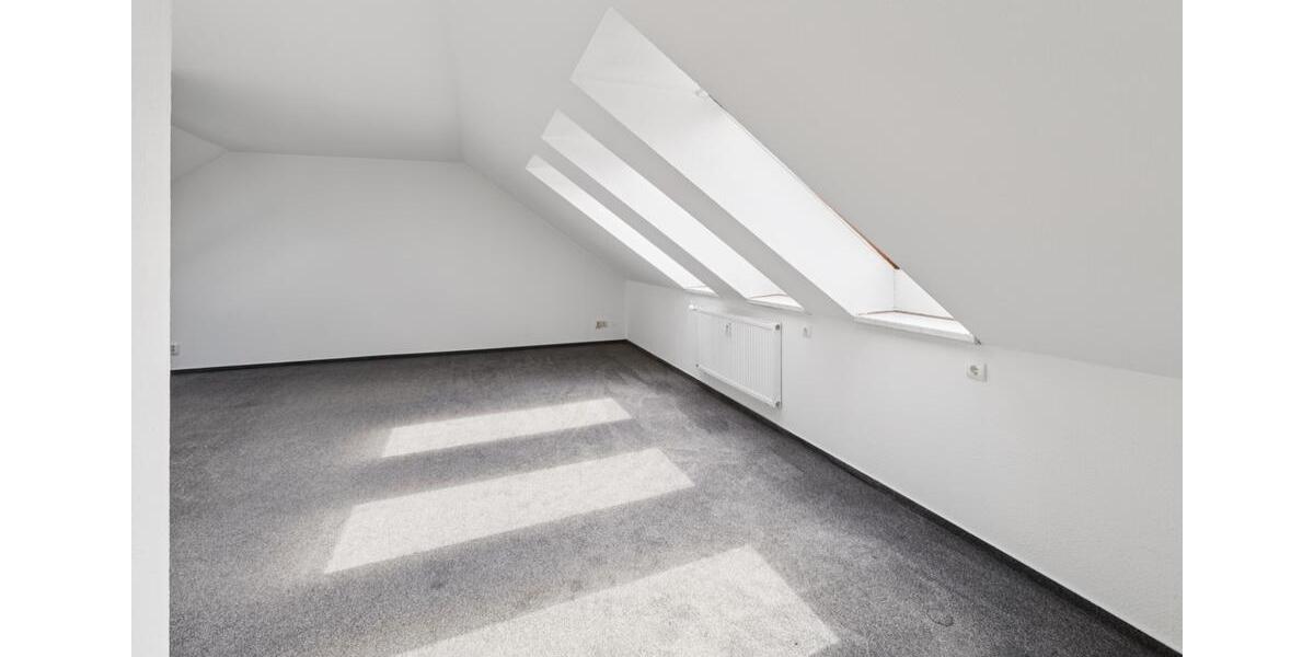 Dachgeschoßwohnung Neukieritzsch - 3 Zimmer, 72 m&sup2;, 48.500&euro; | Angebot:26877882