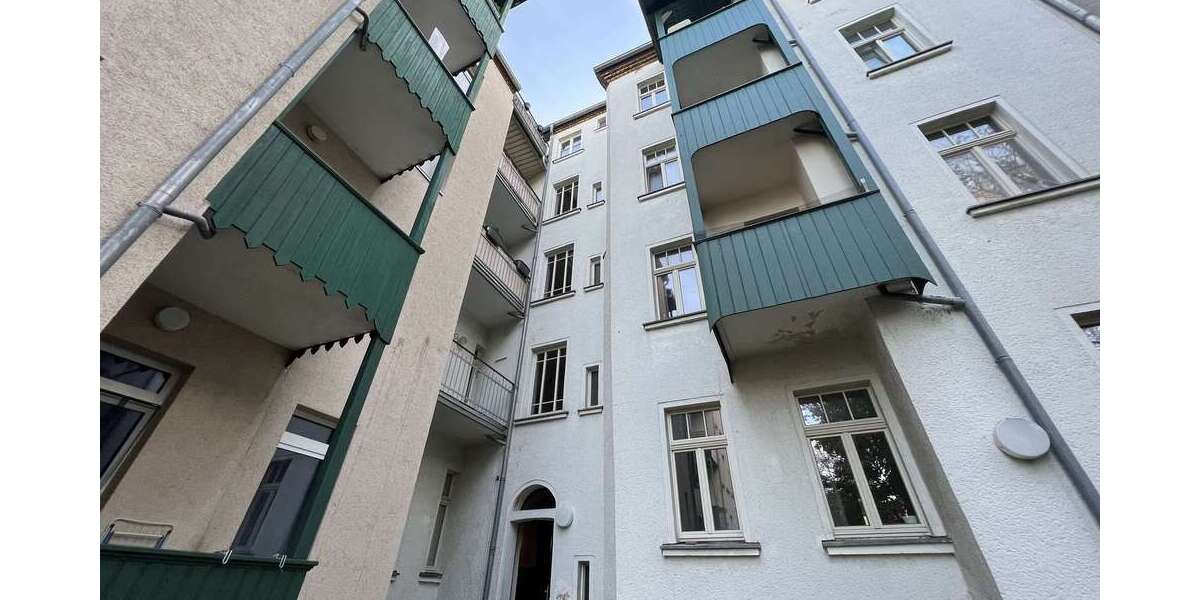 Investieren in Leipzig-Schönefeld: Denkmalgeschütztes ETW-Paket mit 3 Einheiten zimmer