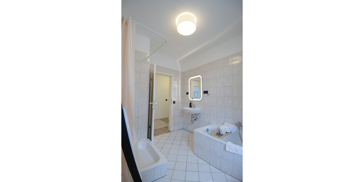 Möblierte 2-Zimmer-Wohnung mit bis zu 4 Schlafplätzen & Balkon in Top-Lage 2 zimmer