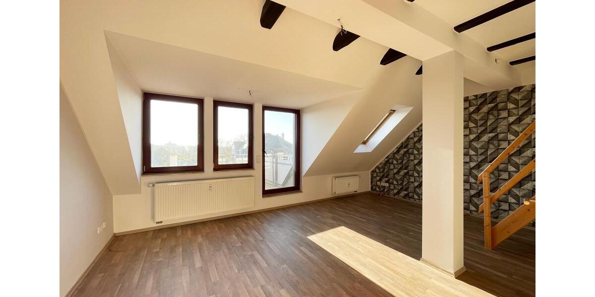 Großzügige 3-Raum-Dachgeschosswohnung mit Balkon und Stellplatz 3 zimmer