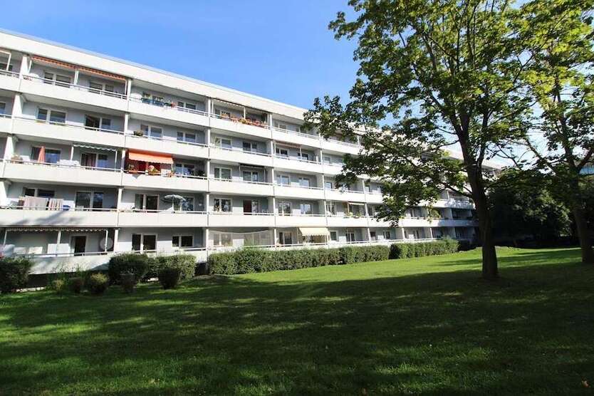 Wohnung zum Mieten in Halle (Saale) 355 € 59.09 m²