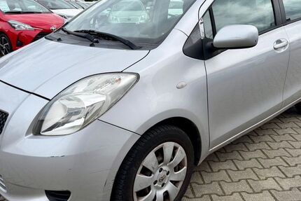 Toyota Yaris 74.000 km 2.000 &euro; Zwenkau OT Löbschütz 04442