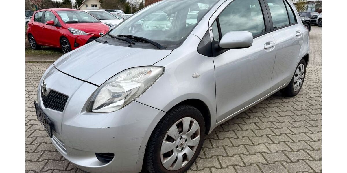 Toyota Yaris 74.000 km 2.000 &euro; Zwenkau OT Löbschütz 04442