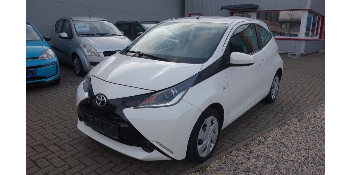 Toyota Aygo (X) 90.000 km 6.289 &euro; Leipzig 04249