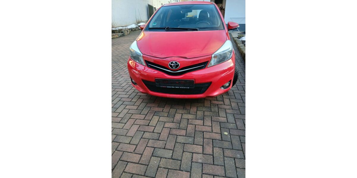 Toyota Yaris 168.000 km 3.500 &euro; Hohenmölsen 06679