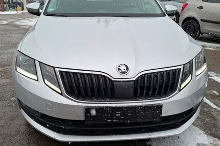 Skoda Octavia 147.582 km 12.900 &euro; Borna 04552