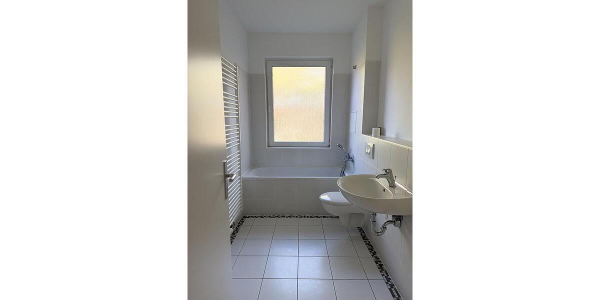 Erdgeschoßwohnung Schkeuditz - 3 Zimmer, 64 m&sup2;, 499&euro; | Angebot:26440943