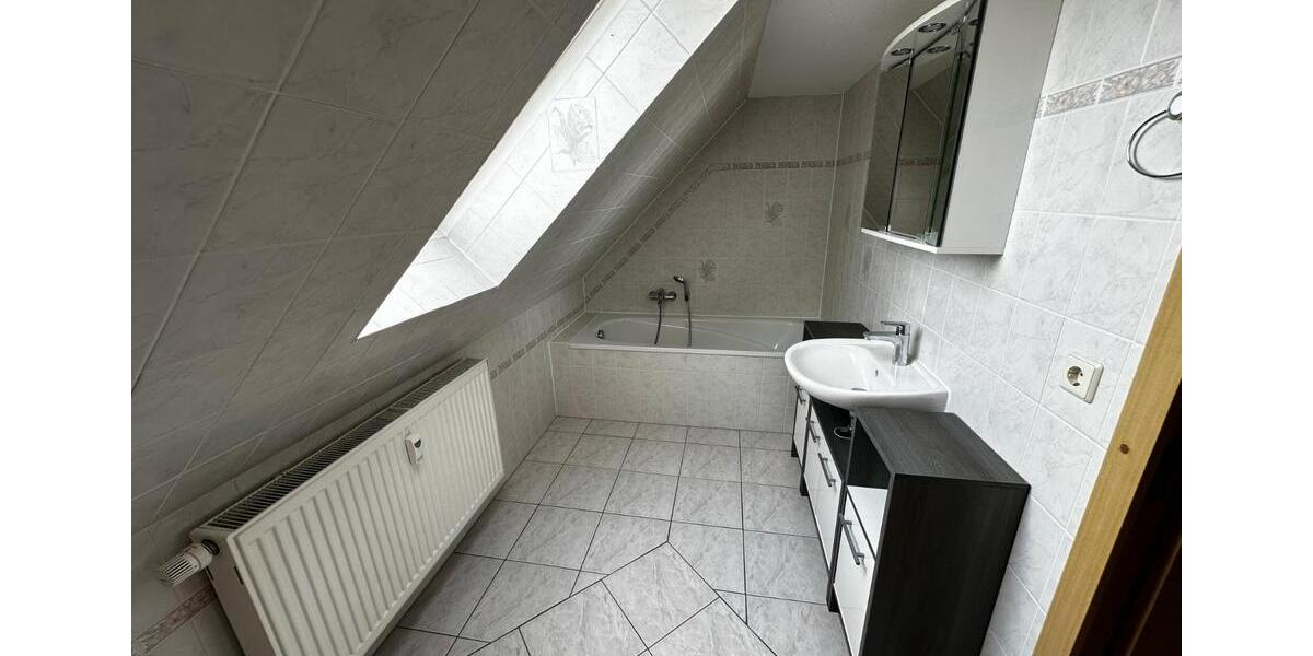 Dachgeschoßwohnung Grimma - 1 Zimmer, 36 m&sup2;, 380&euro; | Angebot:26562785