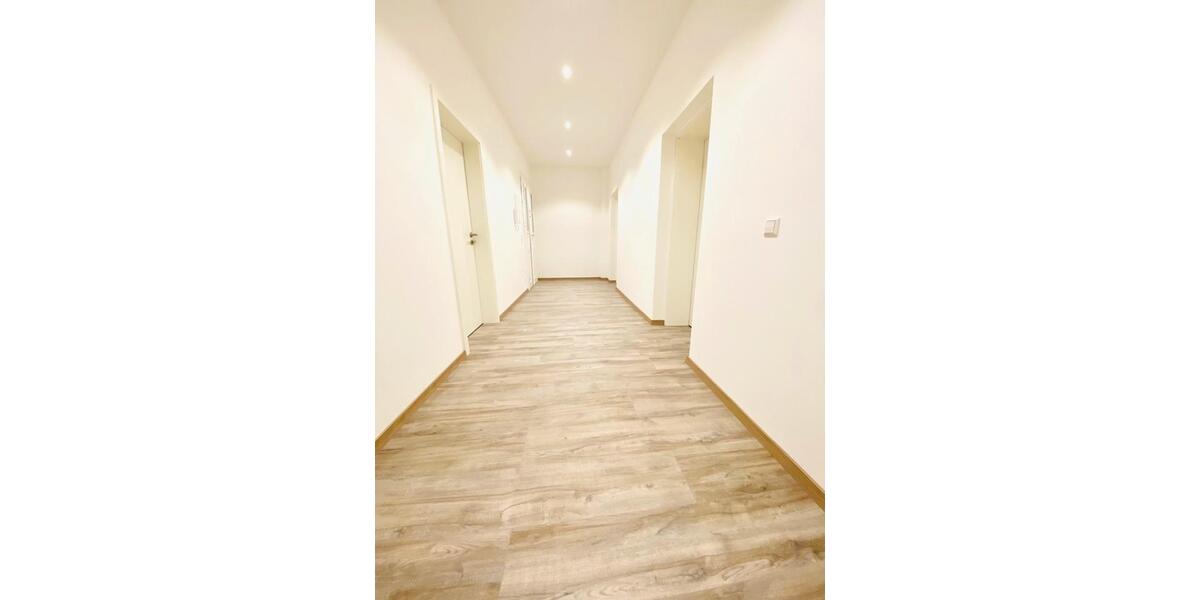 4-Raum-Wohnung mit Balkon frisch saniert in Leipzig - Gohlis WG-geeignet 4 zimmer