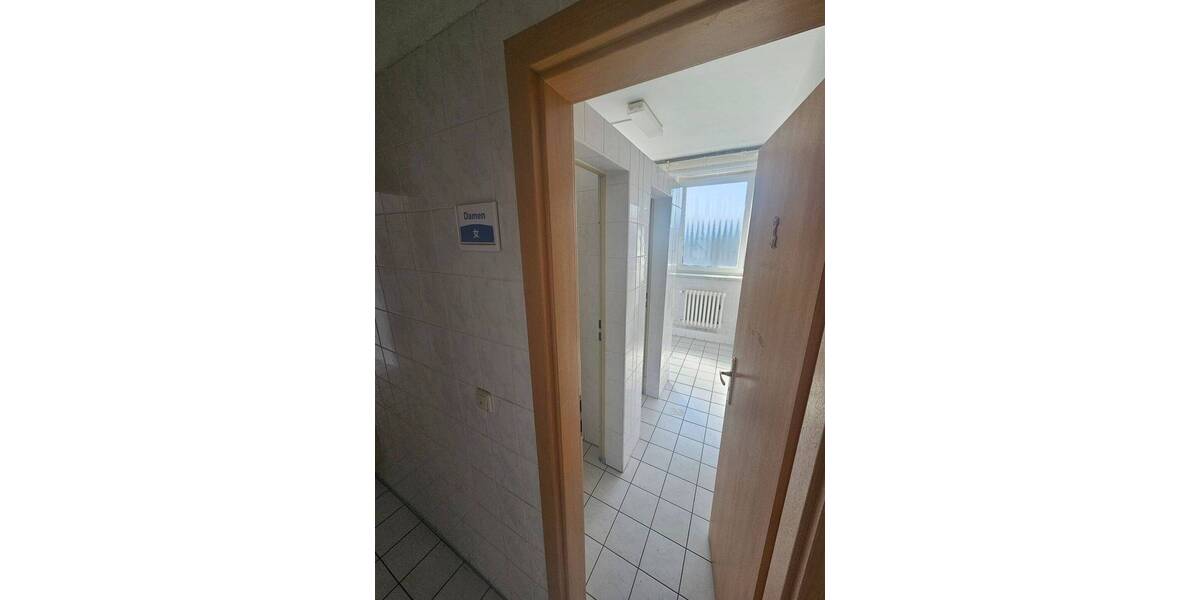 Bürofl. im Gewerbegebiet Böhlitz-Ehrenberg, 2 Räume, inkl. Küche, WC+ DU vorh., SP mögl. 3 zimmer