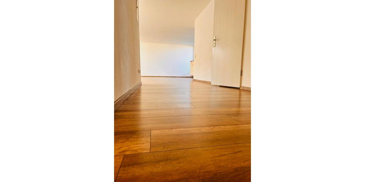 Dachgeschoßwohnung Zwenkau - 4 Zimmer, 90 m&sup2;, 680&euro; | Angebot:25363735