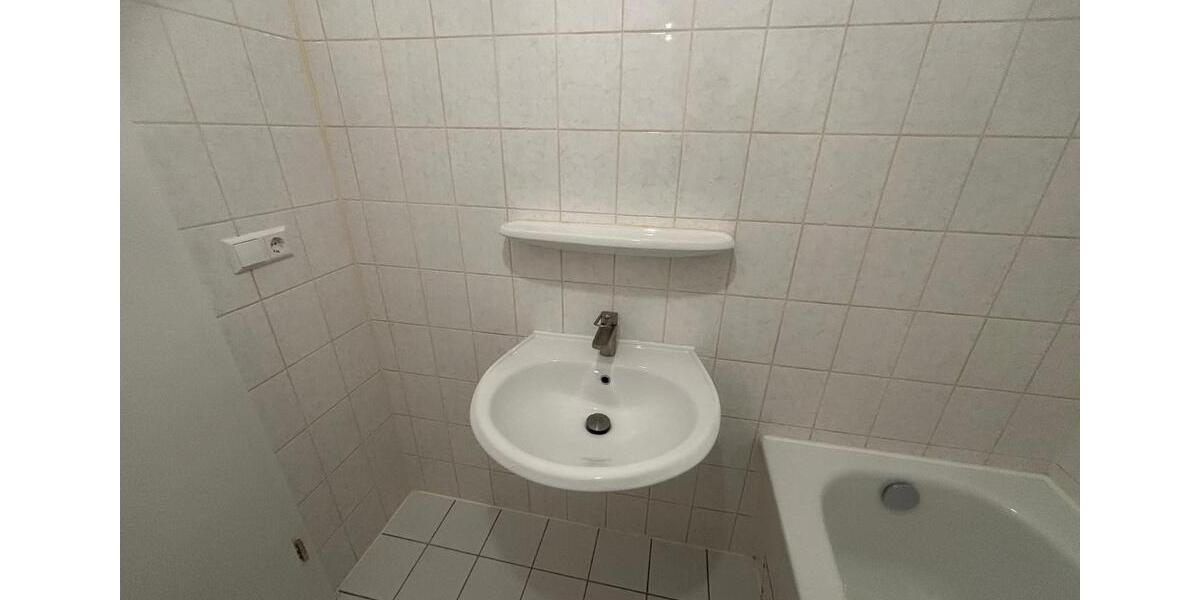 Erdgeschoßwohnung Leipzig Altwest - 2.5 Zimmer, 64 m&sup2;, 600&euro; | Angebot:25756452