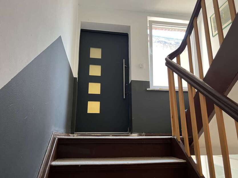 Wohn- und Geschäftshaus mit Sanierungspotenzial 18 zimmer