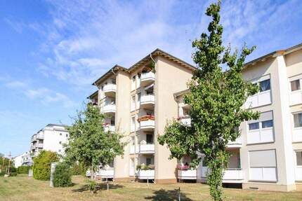 Ort der Gemütlichkeit: bezugsfreie, barrierearme 3-Zi.-Whg. + 2 TG-Stellplätze in Leipzig-Lindenthal 3 zimmer